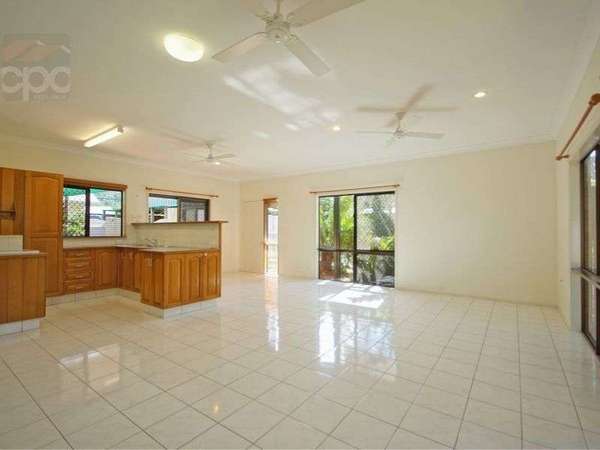 18 Tallow Wood Close, Redlynch - Thumbnail 7