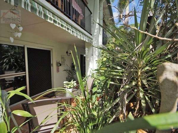 102 Wistaria St, Holloways Beach - Thumbnail 4
