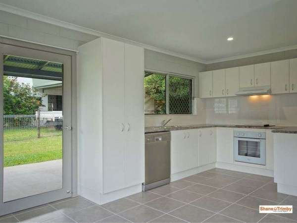 35 Merrybrook St, Freshwater - Thumbnail 7