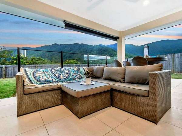 7 Queely Close, Redlynch - Thumbnail 2