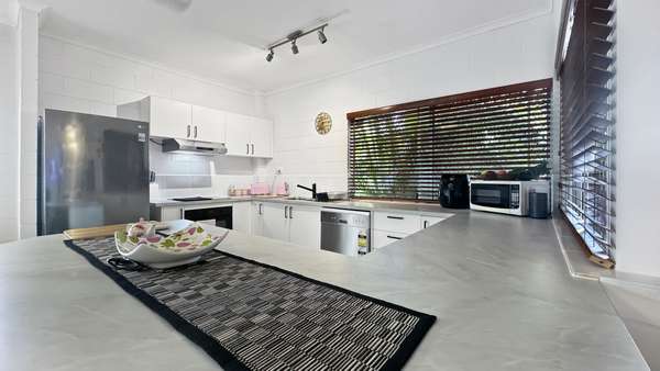 2/40-42 Old Smithfield Road, Freshwater - Thumbnail 7