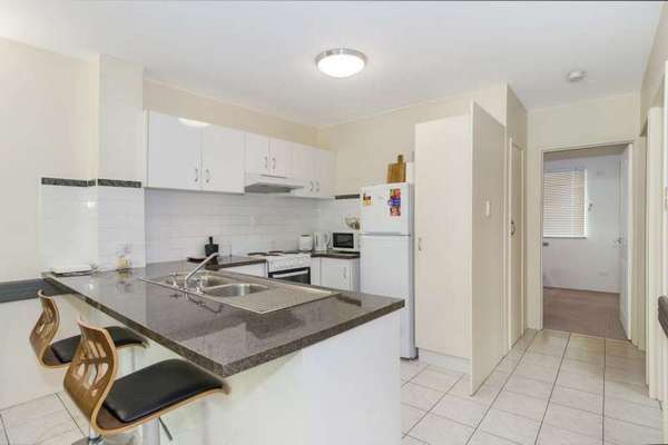 13/1-19 Poinciana Street, Holloways Beach - Thumbnail 3