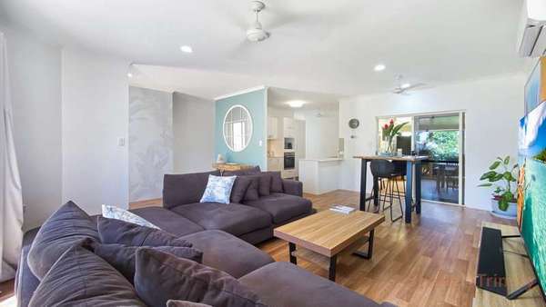 39 Village Terrace, Redlynch - Thumbnail 3