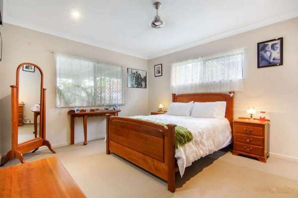 13 Willoughby Close, Redlynch - Thumbnail 3