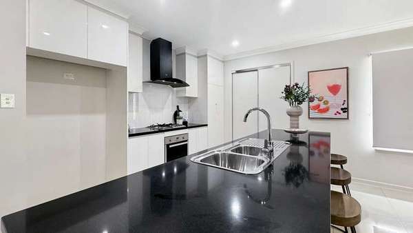 32 Singleton Close, Smithfield - Thumbnail 3