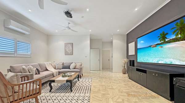 30 Simon Street, Freshwater - Thumbnail 5