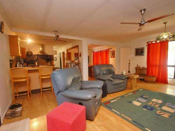 22 Caribbean Street, Holloways Beach - Thumbnail 5