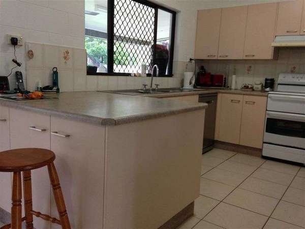 18-20 Leon Close, Brinsmead - Thumbnail 4