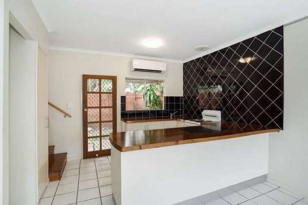 7/16-20 Rutherford Street, Yorkeys Knob - Thumbnail 2
