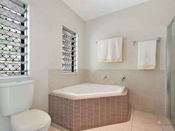 11 Lum Jim St, Redlynch - Thumbnail 8