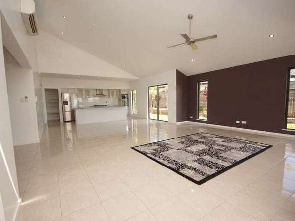 2 Springbrook Avenue, Redlynch - Thumbnail 5