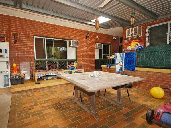 18 Daphne Street, Redlynch - Thumbnail 3