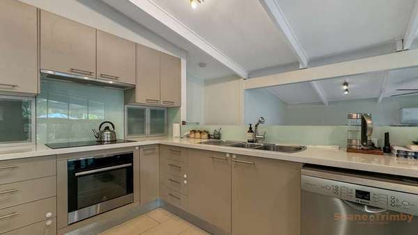 7 Brett Street, Mooroobool - Thumbnail 6