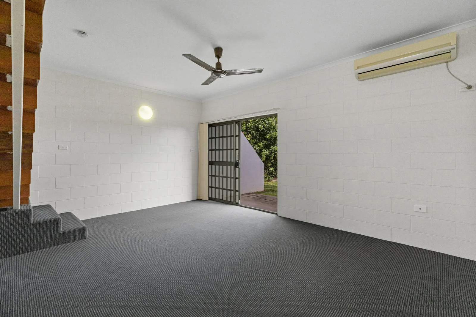 2/112 Windarra ST, Woree - Thumbnail 2