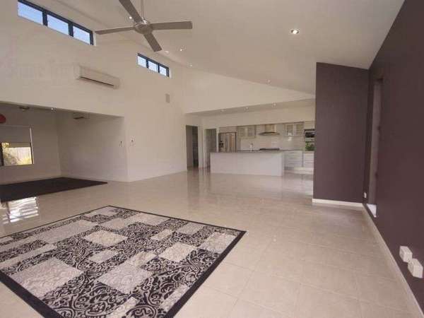 2 Springbrook Avenue, Redlynch - Thumbnail 4
