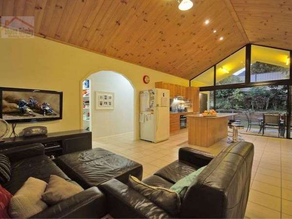 61 Jungara Road, Redlynch - Thumbnail 3