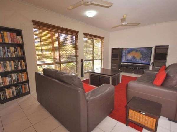 11 Damson Drive, Redlynch - Thumbnail 3