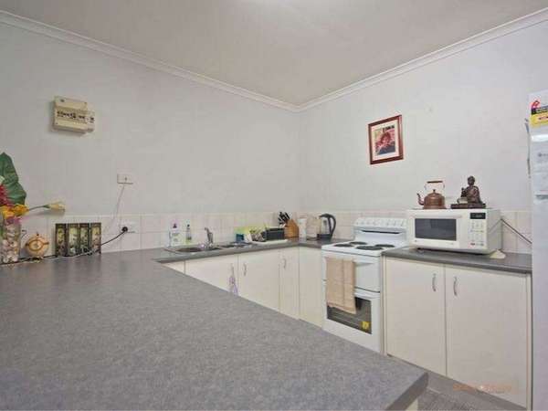354 McCoombe St, Mooroobool - Thumbnail 6