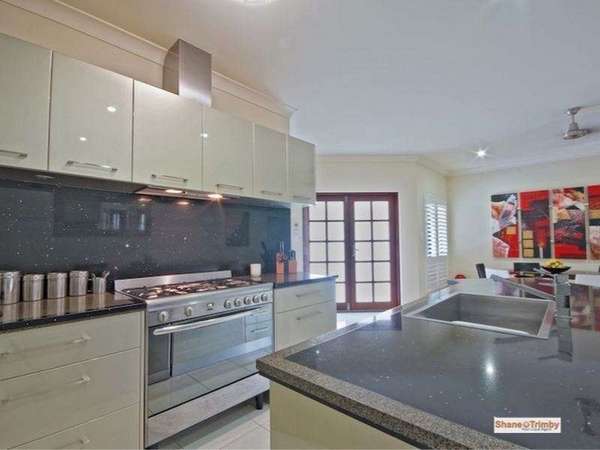 8 Alander Payet Close, Redlynch - Thumbnail 6