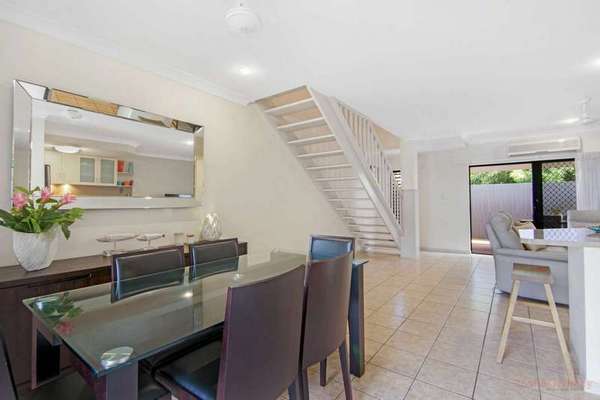 11/24-26 Old Smithfield Road, Freshwater - Thumbnail 4