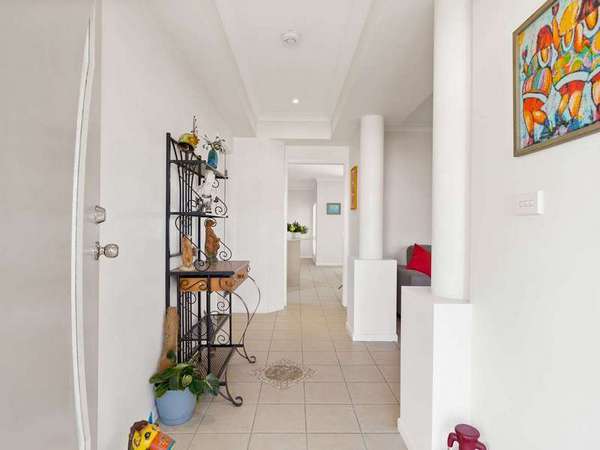 8 Craven Street, Redlynch - Thumbnail 3