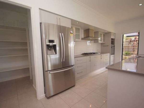 2 Springbrook Avenue, Redlynch - Thumbnail 6