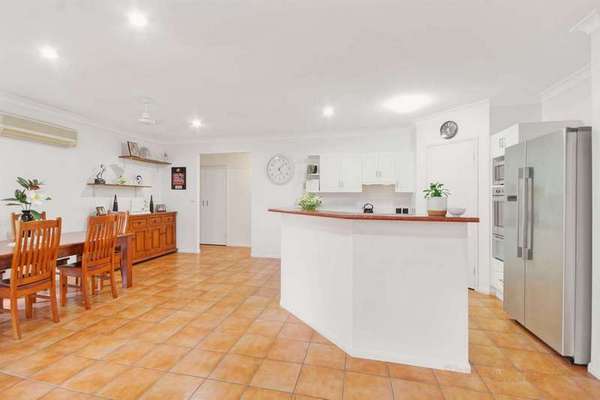 28 Meander Close, Brinsmead - Thumbnail 2