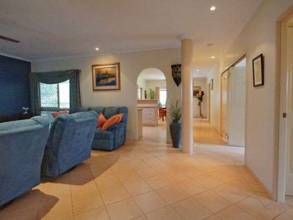 8 Red Ochre Street, Redlynch - Thumbnail 2