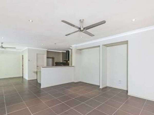 1 Stapleton Close, Redlynch - Thumbnail 4