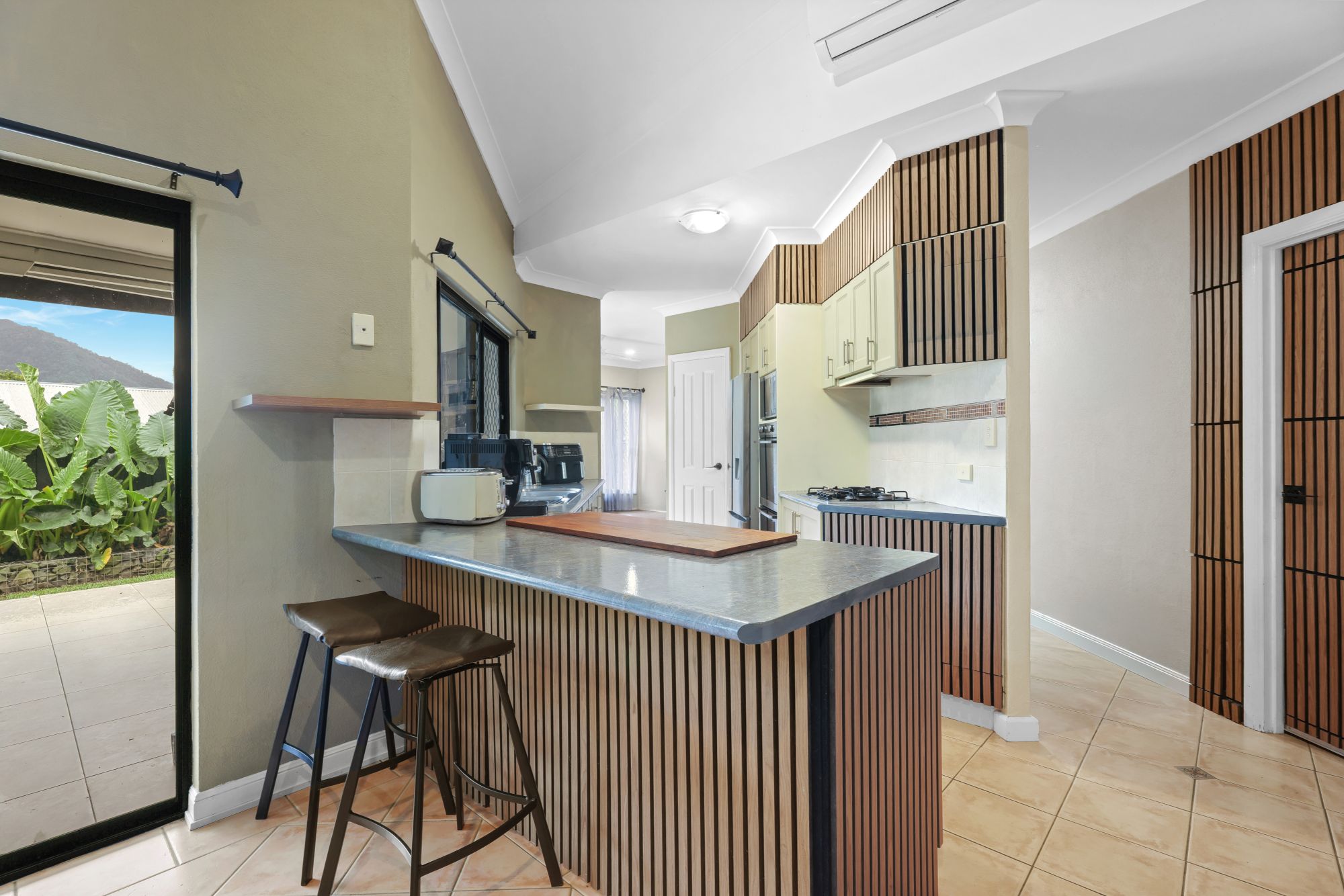 40 Red Ochre Street, Redlynch - Thumbnail 2