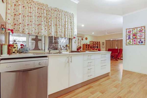39 Village Terrace, Redlynch - Thumbnail 6
