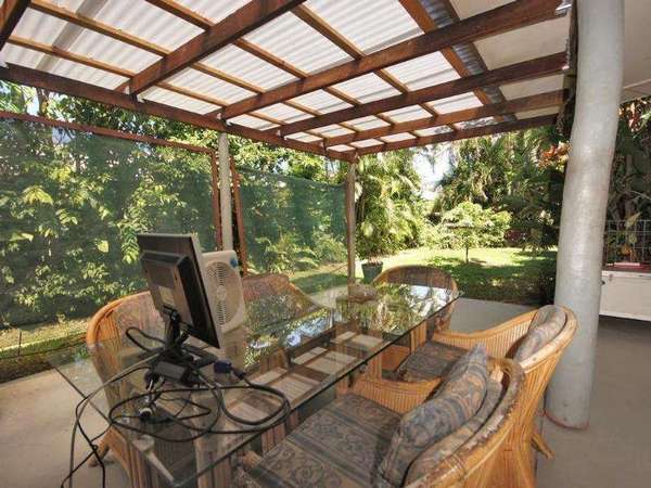 411 McCoombe Street, Mooroobool - Thumbnail 2