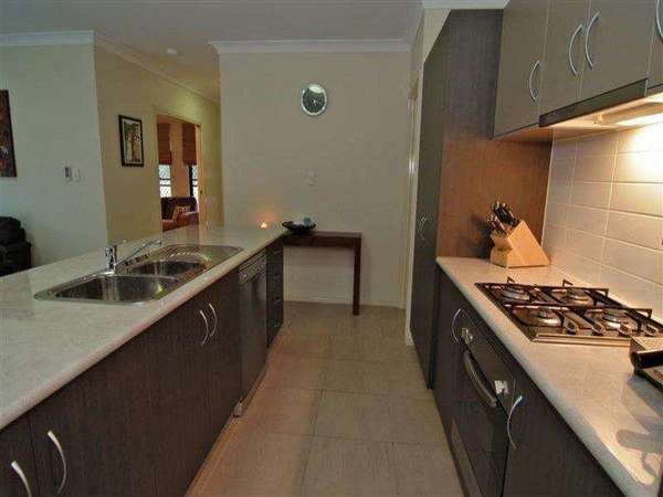 114 Xavier Herbert Drive, Redlynch - Thumbnail 6