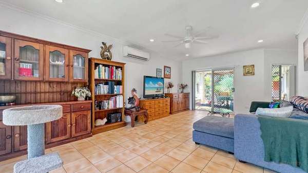 9 Staghorn Close, Kamerunga - Thumbnail 2