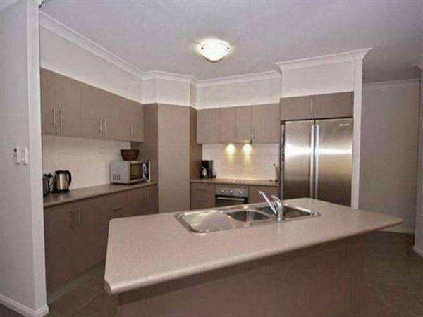 29 McBride Street, Redlynch - Thumbnail 3