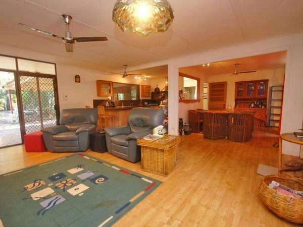 22 Caribbean Street, Holloways Beach - Thumbnail 3