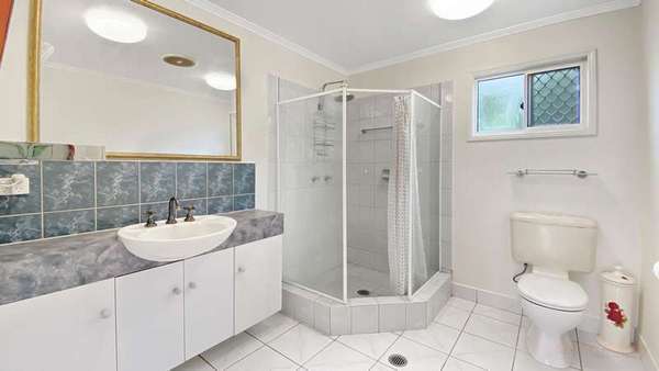 28 Queen Street, Edmonton - Thumbnail 8