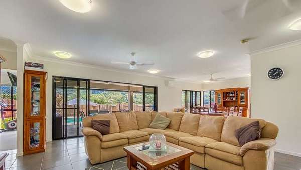 34 Willoughby Close, Redlynch - Thumbnail 3
