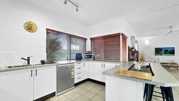 2/40-42 Old Smithfield Road, Freshwater - Thumbnail 8