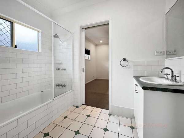 14 Bayu Close, Redlynch - Thumbnail 8