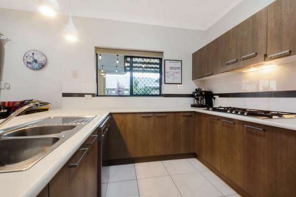 15 Hopkins St, White Rock - Thumbnail 8