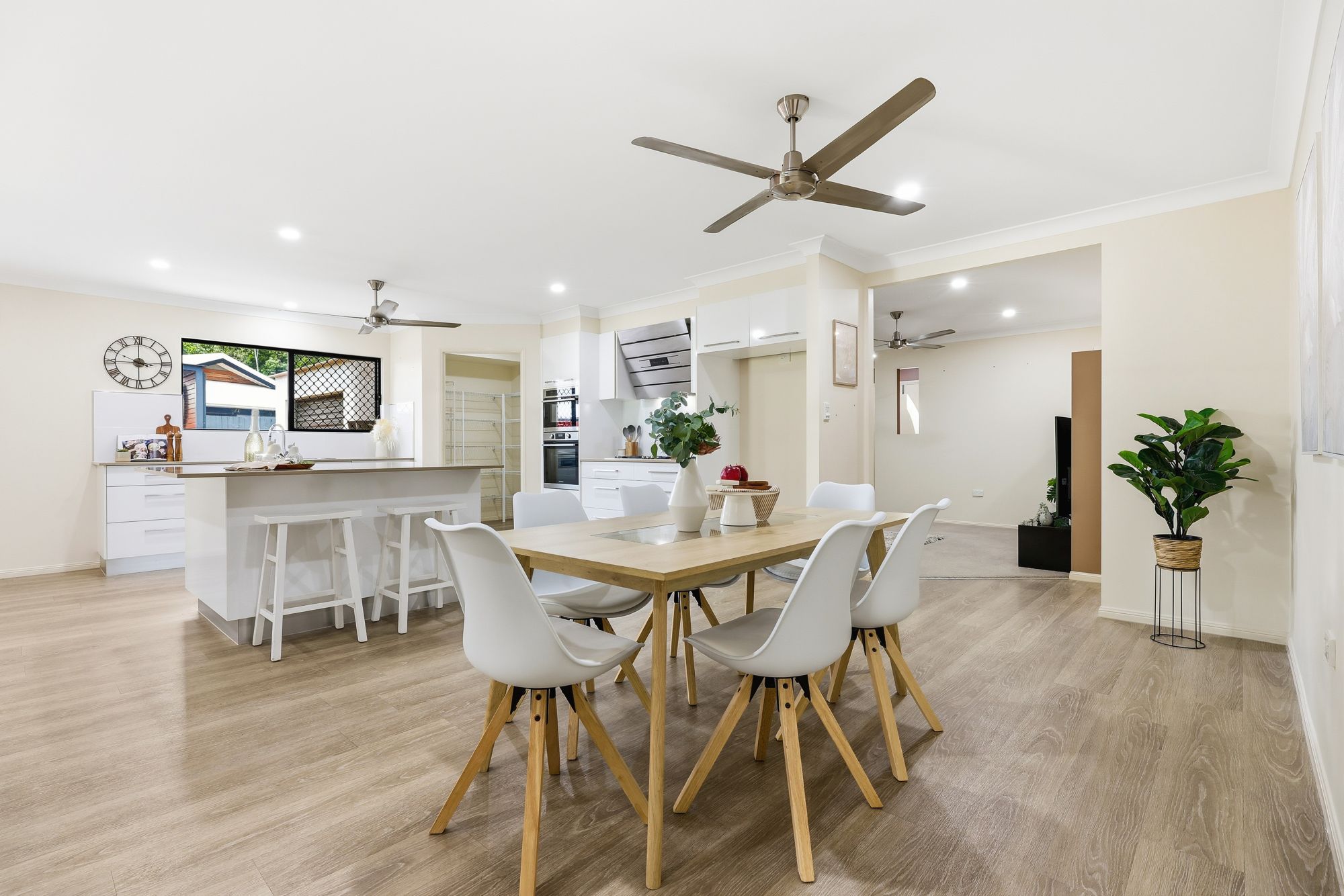 12 William Hickey St, Redlynch - Thumbnail 2
