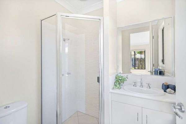 23 John Malcolm Street, Redlynch - Thumbnail 7