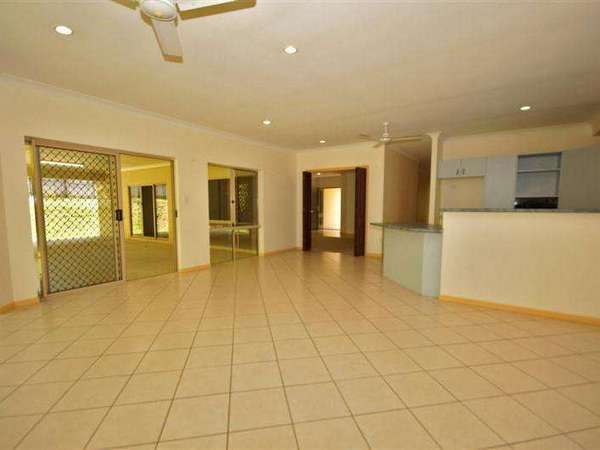 13 Jak Gee Street, Redlynch - Thumbnail 6
