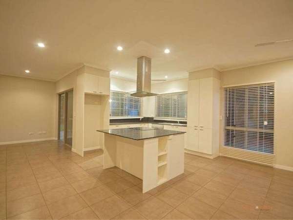 16 Lum Jim St, Redlynch - Thumbnail 7