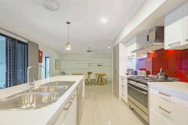 8 Lowther Close, Redlynch - Thumbnail 7