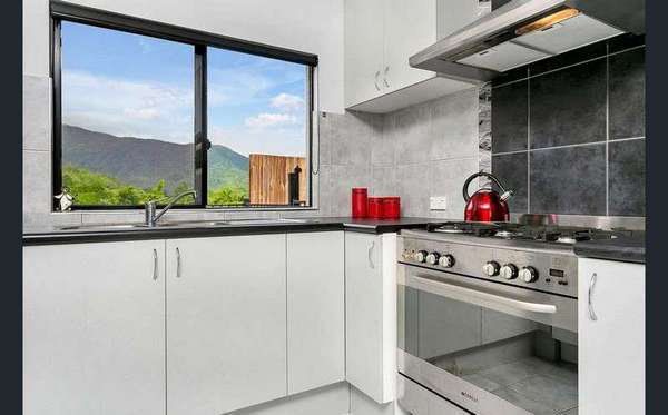 81 West Parkridge Drive, Brinsmead - Thumbnail 2