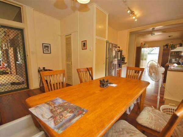 18 Daphne Street, Redlynch - Thumbnail 5