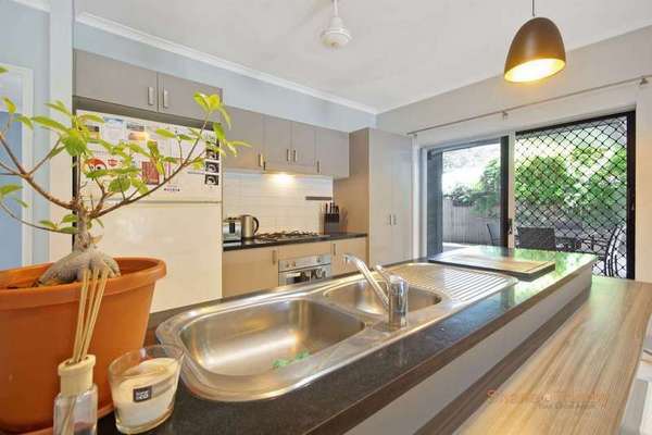 6 Govern Close, Redlynch - Thumbnail 3