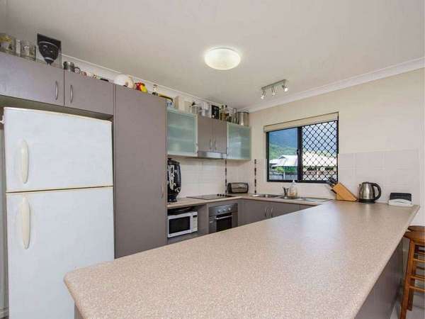 1 Nairen Close, Redlynch - Thumbnail 8
